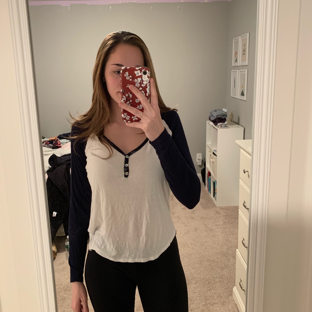Long sleeve tee